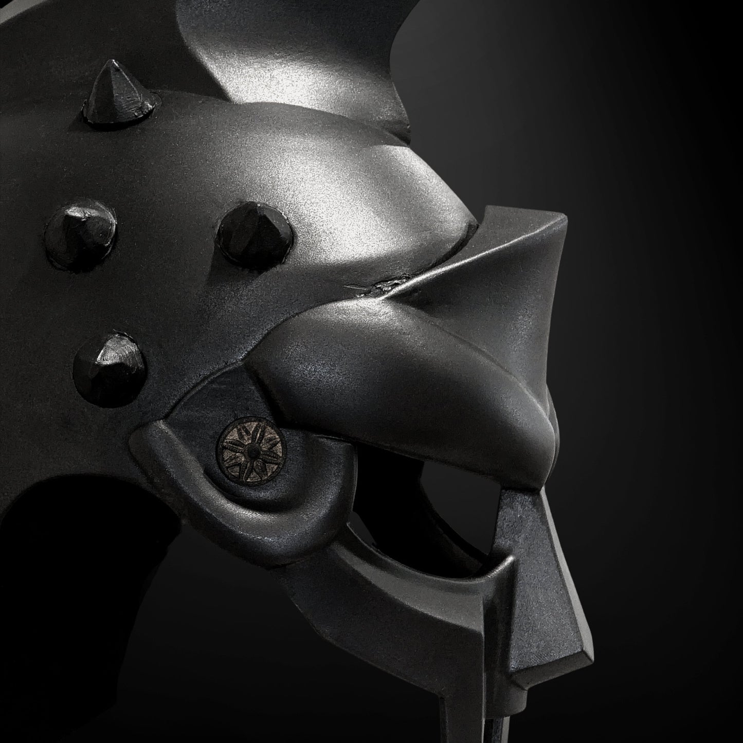 Gladiator: Maximus Decimus Meridius Helmet - Prop or Replica