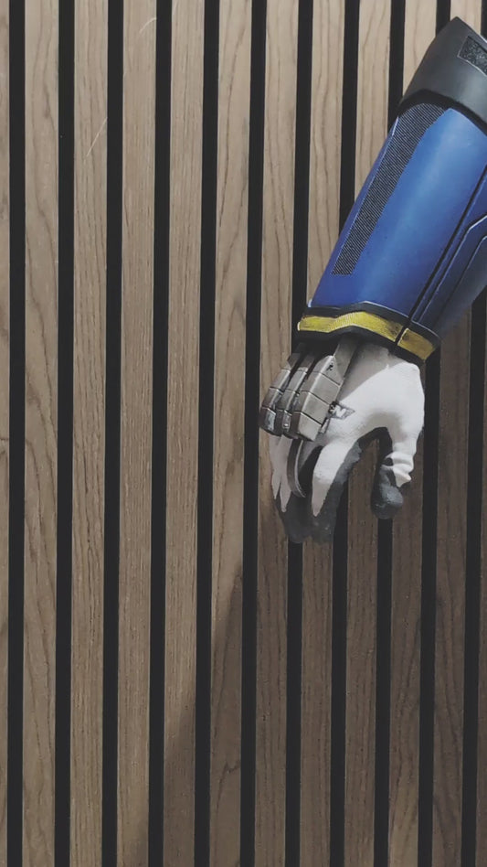 Marvel: The Wolverine Functional Claws and Armour (single) - Prop or Replica