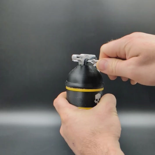 Helldivers 2: G6 Frag Grenade with functional pin - Prop or Replica